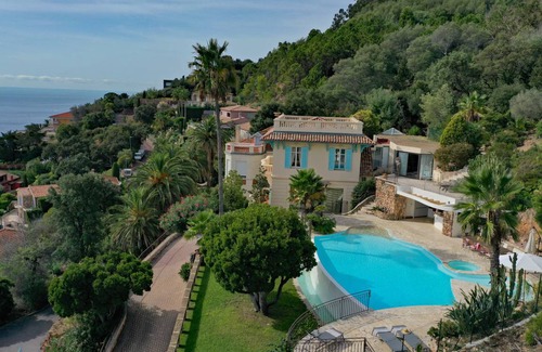 Theoule-Superieur Villa | 220 m² Villa ∙ 5 bedrooms ∙ 11 guests