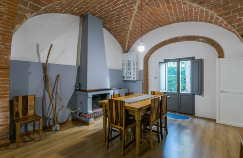 Lorenzana House | 230 m² House ∙ 1 bedroom ∙ 8 guests