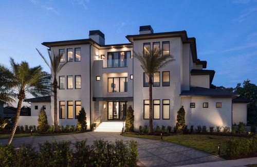 Reunion House | 2323 m² House ∙ 15 bedrooms ∙ 30 guests