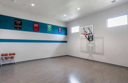 Reunion House | 2323 m² House ∙ 15 bedrooms ∙ 30 guests
