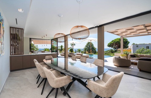 Golfe Juan Villa | 250 m² Villa ∙ 5 bedrooms ∙ 10 guests