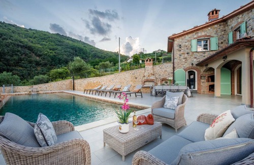 Pescaglia Villa | 250 m² Villa ∙ 5 bedrooms ∙ 10 guests