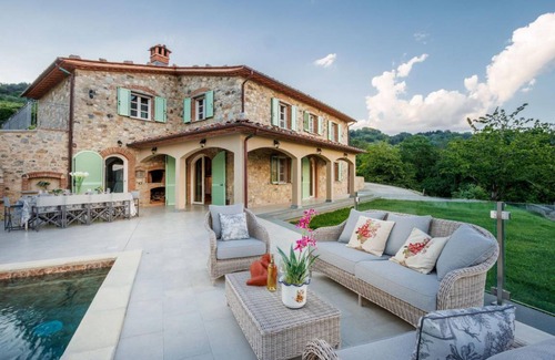 Pescaglia Villa | 250 m² Villa ∙ 5 bedrooms ∙ 10 guests