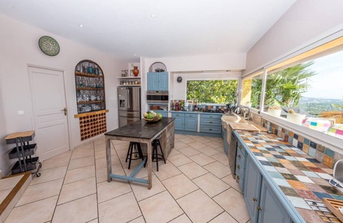 Saint-Jeannet Villa | 250 m² Villa ∙ 6 bedrooms ∙ 14 guests