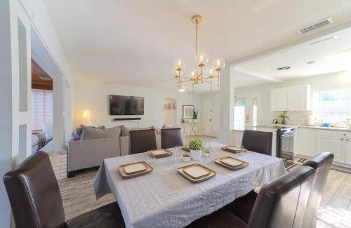 Edgewood House | 260 m² House ∙ 4 bedrooms ∙ 9 guests