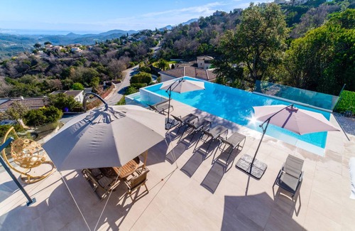Les Adrets-de-l'Esterel House | 265 m² House ∙ 5 bedrooms ∙ 10 guests