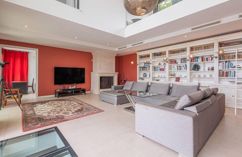 Les Adrets-de-l'Esterel House | 265 m² House ∙ 5 bedrooms ∙ 10 guests