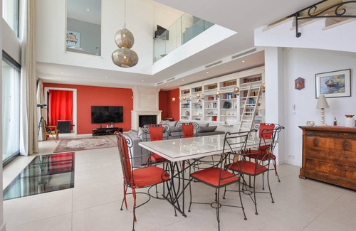 Les Adrets-de-l'Esterel House | 265 m² House ∙ 5 bedrooms ∙ 10 guests