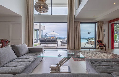 Les Adrets-de-l'Esterel House | 265 m² House ∙ 5 bedrooms ∙ 10 guests