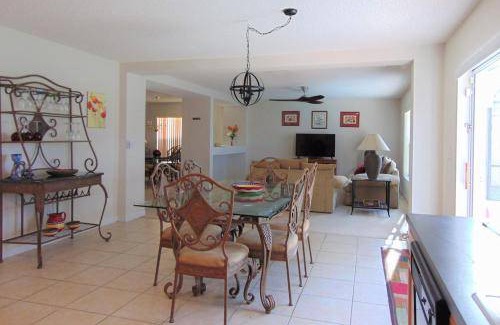 Sunrise Lakes House | 271 m² House ∙ 4 bedrooms ∙ 9 guests