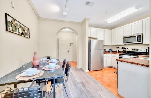 West Kissimmee House | 2BR - 1King - 2Queens with Pool and Hot Tub near Disney