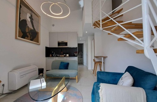 Carnot Apartment | 2BR Close Gare Station AC and Balcony DOWNTOWN CANNES - BENAKEY