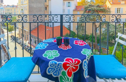 Carnot Apartment | 2BR Close Gare Station AC and Balcony DOWNTOWN CANNES - BENAKEY