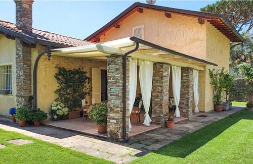 Strettoia House | 3 bedroom accommodation in Pietrasanta