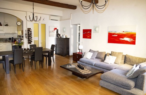 Old Town Apartment | 3 Bedroom Air Conditioned Apartment In The Heart Of Old Town Nice