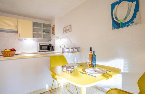 Saint-Aygulf House | 30 m² House ∙ 1 bedroom ∙ 2 guests