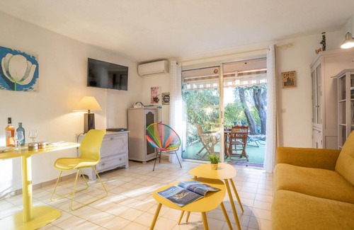 Saint-Aygulf House | 30 m² House ∙ 1 bedroom ∙ 2 guests
