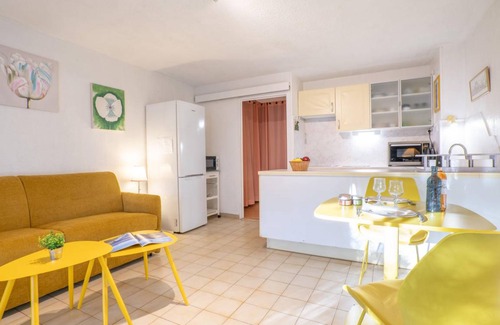Saint-Aygulf House | 30 m² House ∙ 1 bedroom ∙ 2 guests