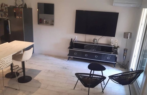 Sainte-Maxime City Centre Apartment | 30 m² Studio flat ∙ 1 bedroom ∙ 2 guests