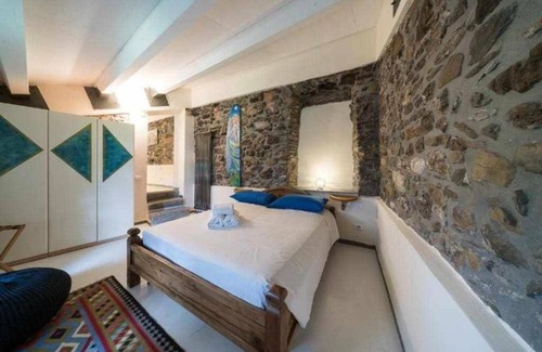San Terenzo Monti House | 300 m² House ∙ 5 bedrooms ∙ 9 guests