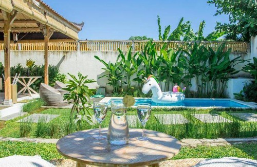 Sunset Road Villa | 300 m² Villa ∙ 2 bedrooms ∙ 6 guests