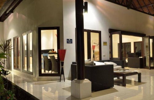 Umeanyar Villa | 300 m² Villa ∙ 4 bedrooms ∙ 12 guests