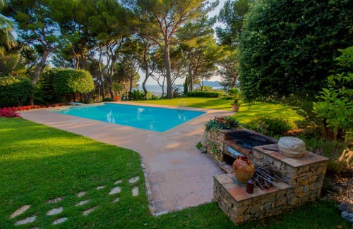 Cannes Villa | 300 m² Villa ∙ 4 bedrooms ∙ 8 guests
