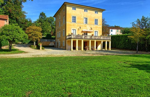 Capannori Villa | 300 m² Villa ∙ 5 bedrooms ∙ 10 guests