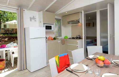 Saint-Paul-en-Foret House | 32 m² Mobile home ∙ 2 bedrooms ∙ 6 guests