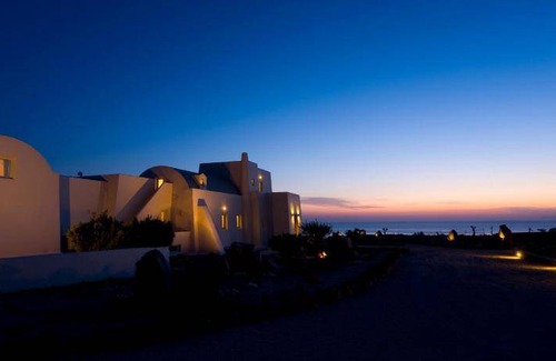 Akrotiri Villa | 320 m² Villa ∙ 5 bedrooms ∙ 10 guests