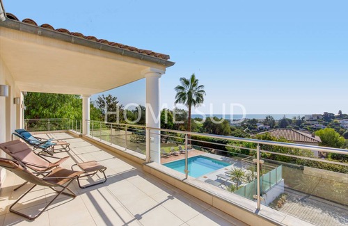 Antibes Villa | 335 m² Villa ∙ 6 bedrooms ∙ 12 guests