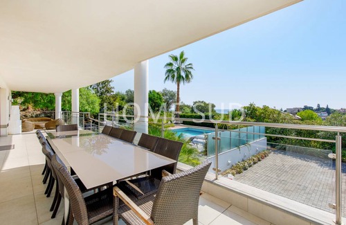 Antibes Villa | 335 m² Villa ∙ 6 bedrooms ∙ 12 guests