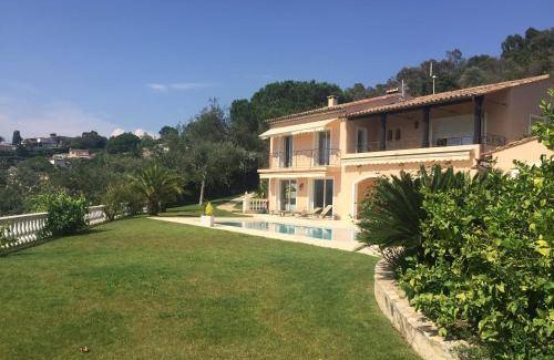 La Croix des Gardes Villa | 350 m² Villa ∙ 5 bedrooms ∙ 10 guests