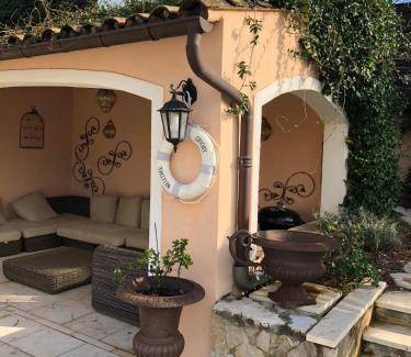 La Croix des Gardes Villa | 350 m² Villa ∙ 5 bedrooms ∙ 10 guests