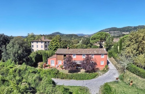 Lucca Villa | 350 m² Villa ∙ 6 bedrooms ∙ 12 guests