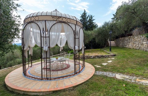 Mouans-Sartoux Villa | 350 m² Villa ∙ 9 bedrooms ∙ 18 guests