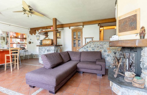 Serralta House | 360 m² House ∙ 5 bedrooms ∙ 8 guests