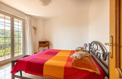 Serralta House | 360 m² House ∙ 5 bedrooms ∙ 8 guests