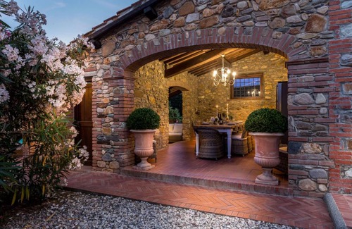 Colle di Compito Villa | 370 m² Villa ∙ 5 bedrooms ∙ 10 guests