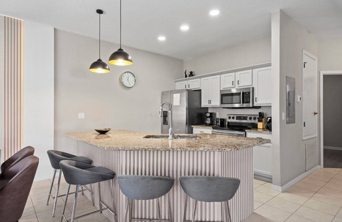 Bay Lake House | 4 Bedrooms/3 Bathrooms/Encantada (8549 BL)