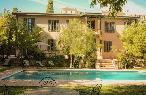 La Croix des Gardes Villa | 400 m² Villa ∙ 4 bedrooms ∙ 8 guests