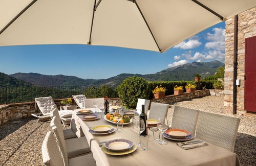 Villabuona Villa | 400 m² Villa ∙ 5 bedrooms ∙ 12 guests