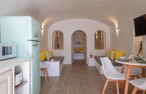 Pyrgos House | 42 m² House ∙ 1 bedroom ∙ 4 guests