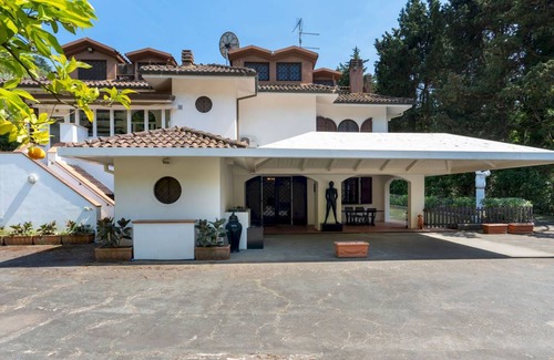 Camaiore Villa | 450 m² Villa ∙ 7 bedrooms ∙ 12 guests