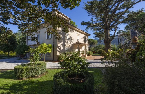 Camaiore Villa | 450 m² Villa ∙ 6 bedrooms ∙ 12 guests