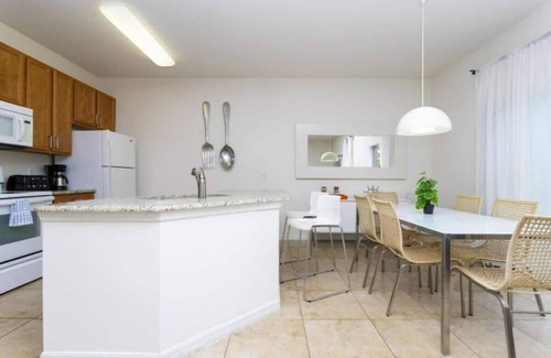 Bellavida House | 4572 The Perfect 4BR Retreat For Your Stay!