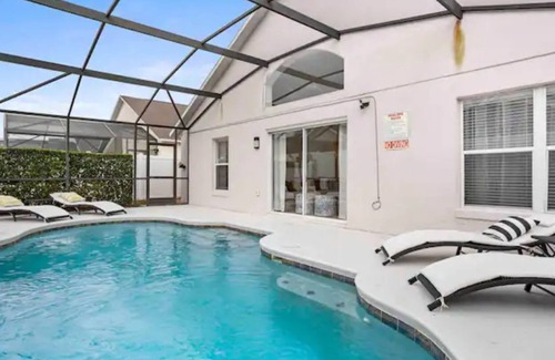Lake Berkley House | 4BD/3BA Private Pool @ Lake Berkley Resort