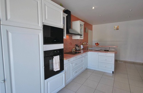 Frejus House | 5 bedroom pet friendly home in Frejus