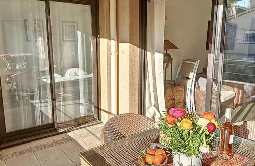 Prado - Republique Apartment | 51 m² Apartment ∙ 1 bedroom ∙ 4 guests