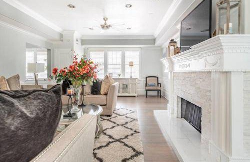 Lake Cherokee Villa | 567 m² Villa ∙ 6 bedrooms ∙ 14 guests